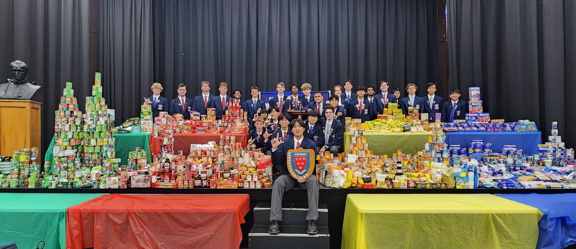 Food Drive 2023 collects over 3000 items for De Paul House