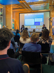 TOTCUS students attend workshop at UoA marine research base